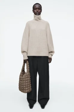 Outlet COS PIKOWANA TOREBKA TYPU TOTE Ciemnybrązowoszary