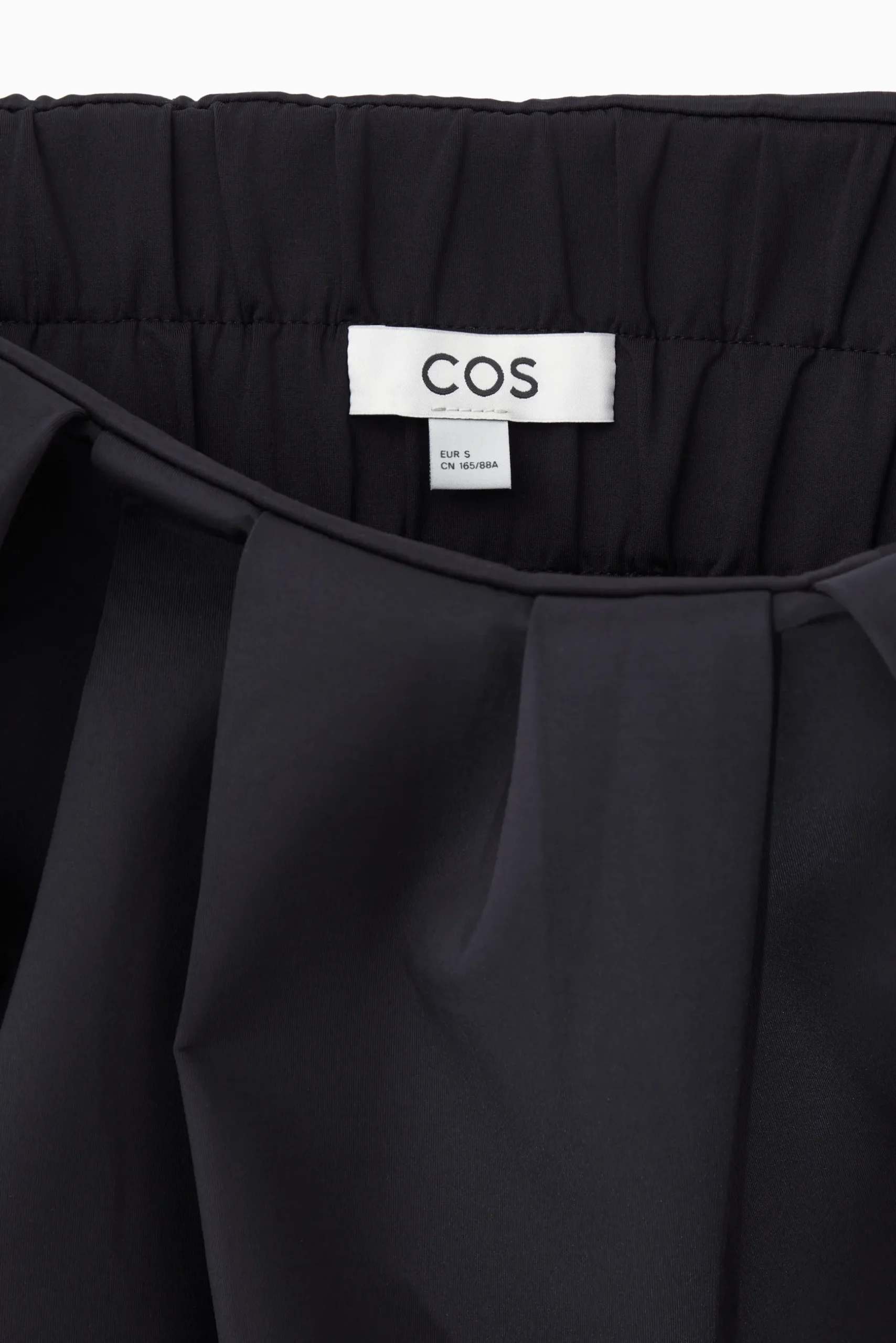 Discount COS PLISOWANA SUKIENKA MINI Z DEKOLTEM BANDEAU