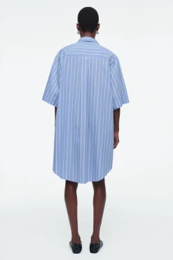 Clearance COS POPELINOWA SZMIZJERKA MINI OVERSIZE