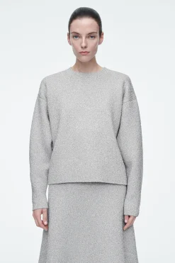 Online COS POŁYSKUJĄCY SWETER Z DZIANINY Z WEŁNĄ MERYNOSOWĄ
