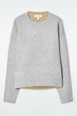 Online COS POŁYSKUJĄCY SWETER Z DZIANINY Z WEŁNĄ MERYNOSOWĄ