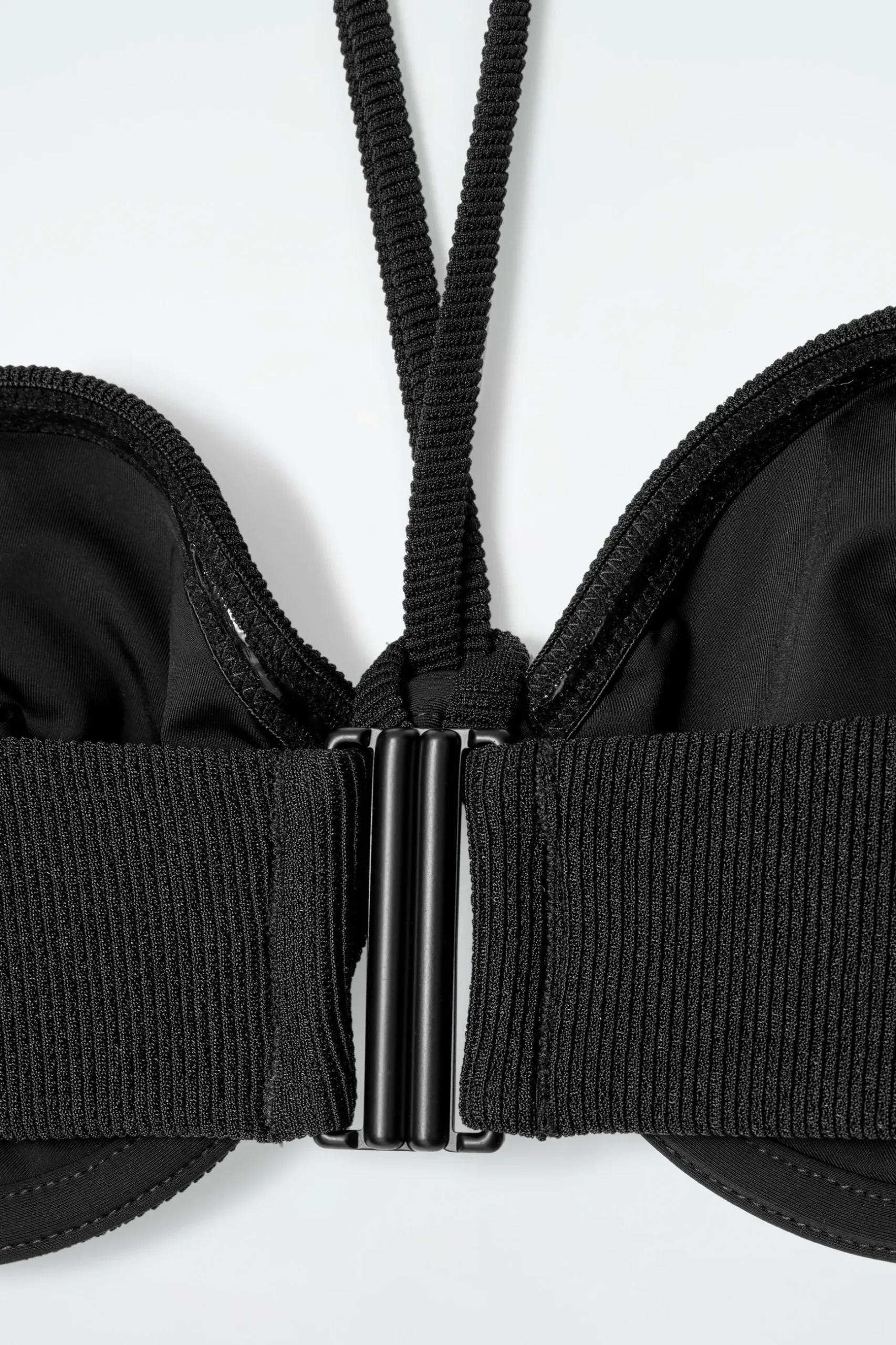 Sale COS PRĄŻKOWANA GÓRA OD BIKINI Z FISZBINAMI