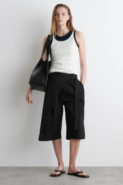 Fashion COS PRĄŻKOWANA KOSZULKA BEZ RĘKAWÓW