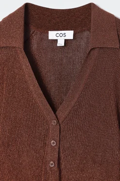 Fashion COS PRĄŻKOWANA KOSZULKA POLO Z POŁYSKUJĄCEJ DZIANINY