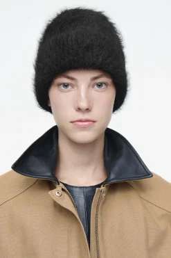 Fashion COS PRĄŻKOWANA MOHEROWA CZAPKA Czarny