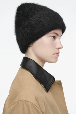 Fashion COS PRĄŻKOWANA MOHEROWA CZAPKA Czarny