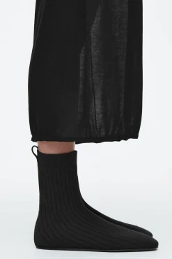 Fashion COS PRĄŻKOWANE BOTKI SKARPETKOWE