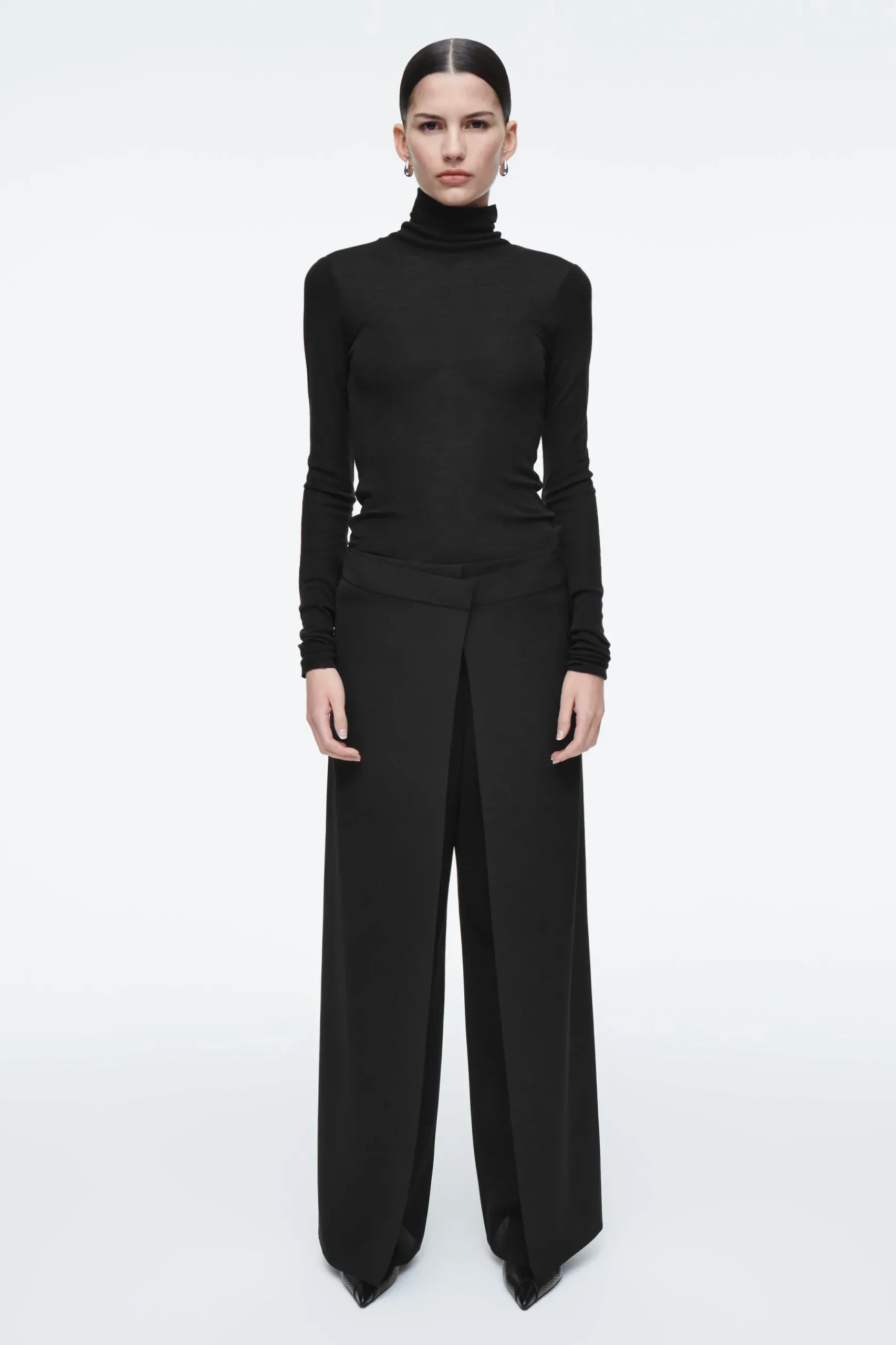New COS PROSTE KOPERTOWE SPODNIE – REGULAR FIT