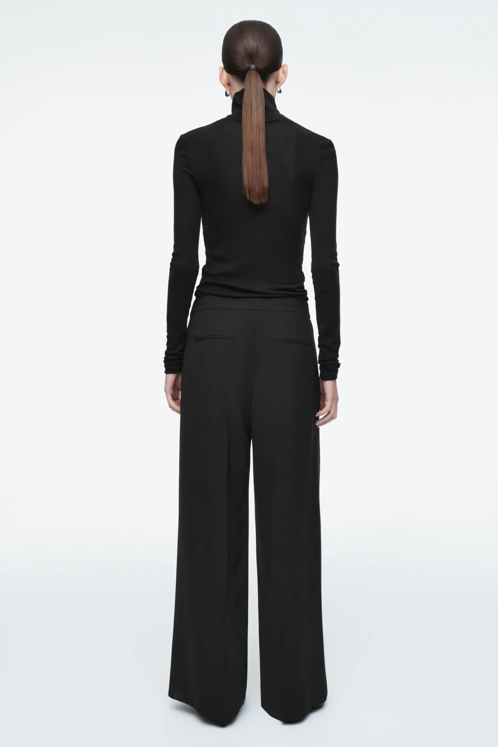 New COS PROSTE KOPERTOWE SPODNIE – REGULAR FIT