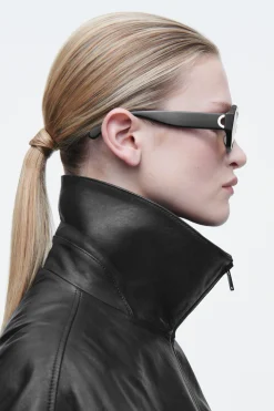 Discount COS PROSTOKĄTNE OKULARY PRZECIWSŁONECZNE „FACET”