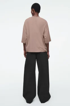 Sale COS PUDEŁKOWY T-SHIRT ZE STÓJKĄ – REGULAR FIT