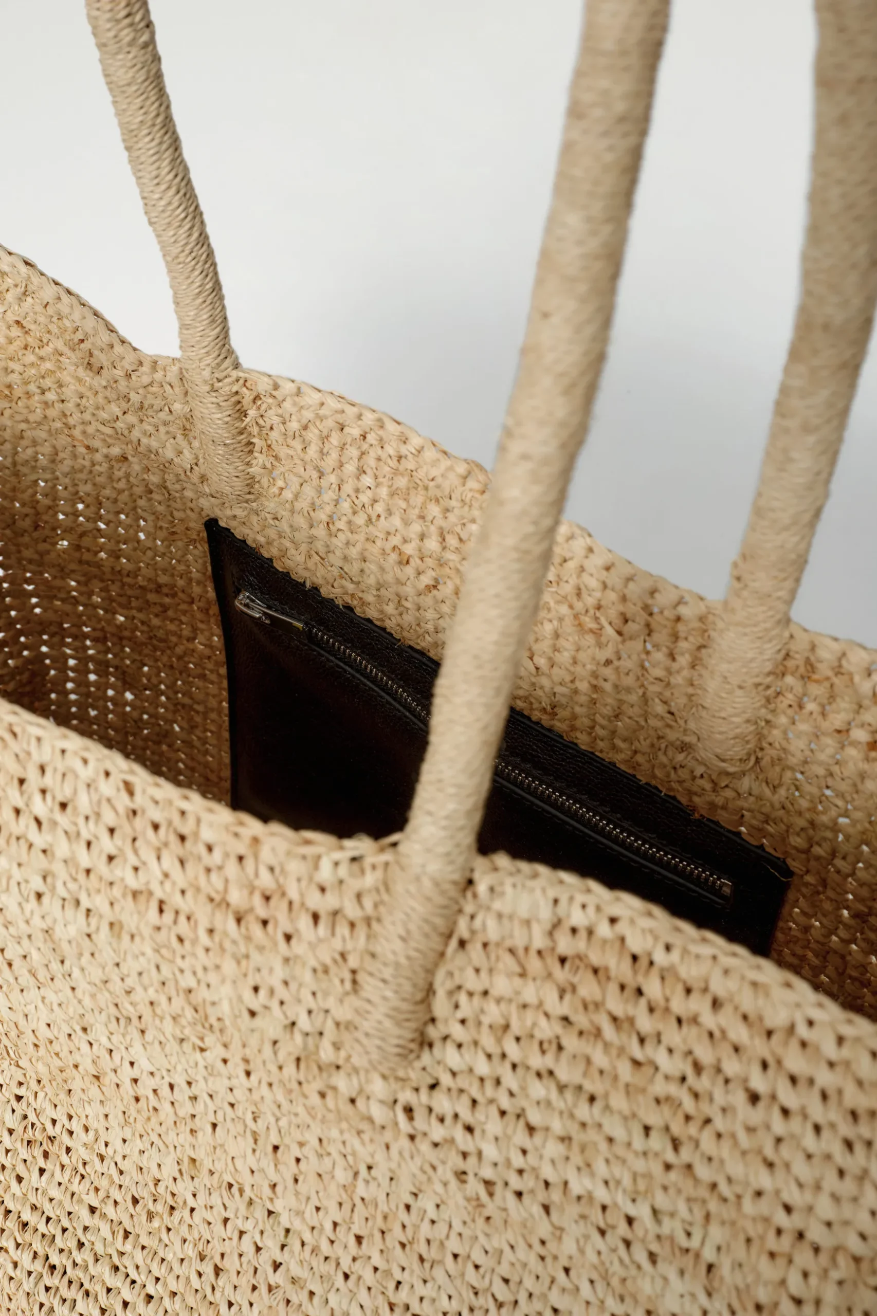 Clearance COS RĘCZNIE TKANA TOREBKA TYPU TOTE Z RAFII Beżowy