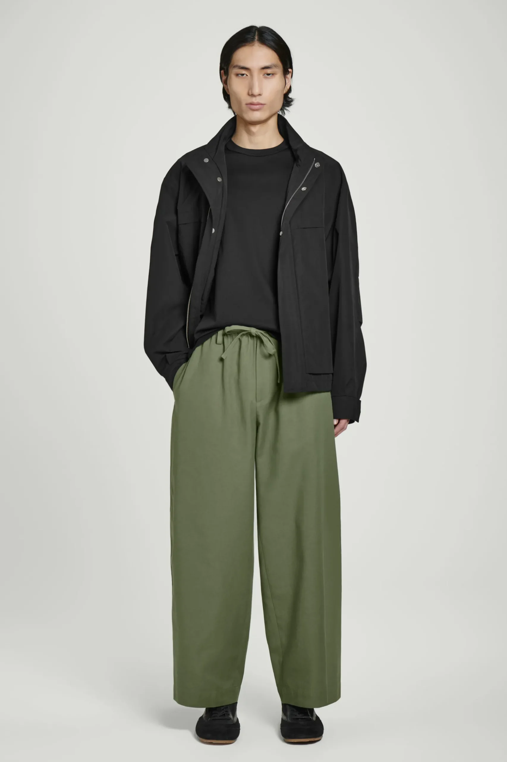 Hot COS REGULOWANE W PASIE SPODNIE Z NOGAWKAMI TYPU BARREL Khaki