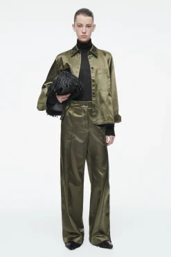 Clearance COS SATYNOWE SPODNIE Z ZASZEWKAMI W STYLU UTILITY