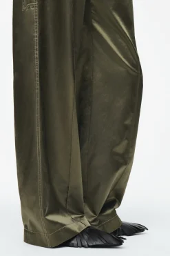 Clearance COS SATYNOWE SPODNIE Z ZASZEWKAMI W STYLU UTILITY