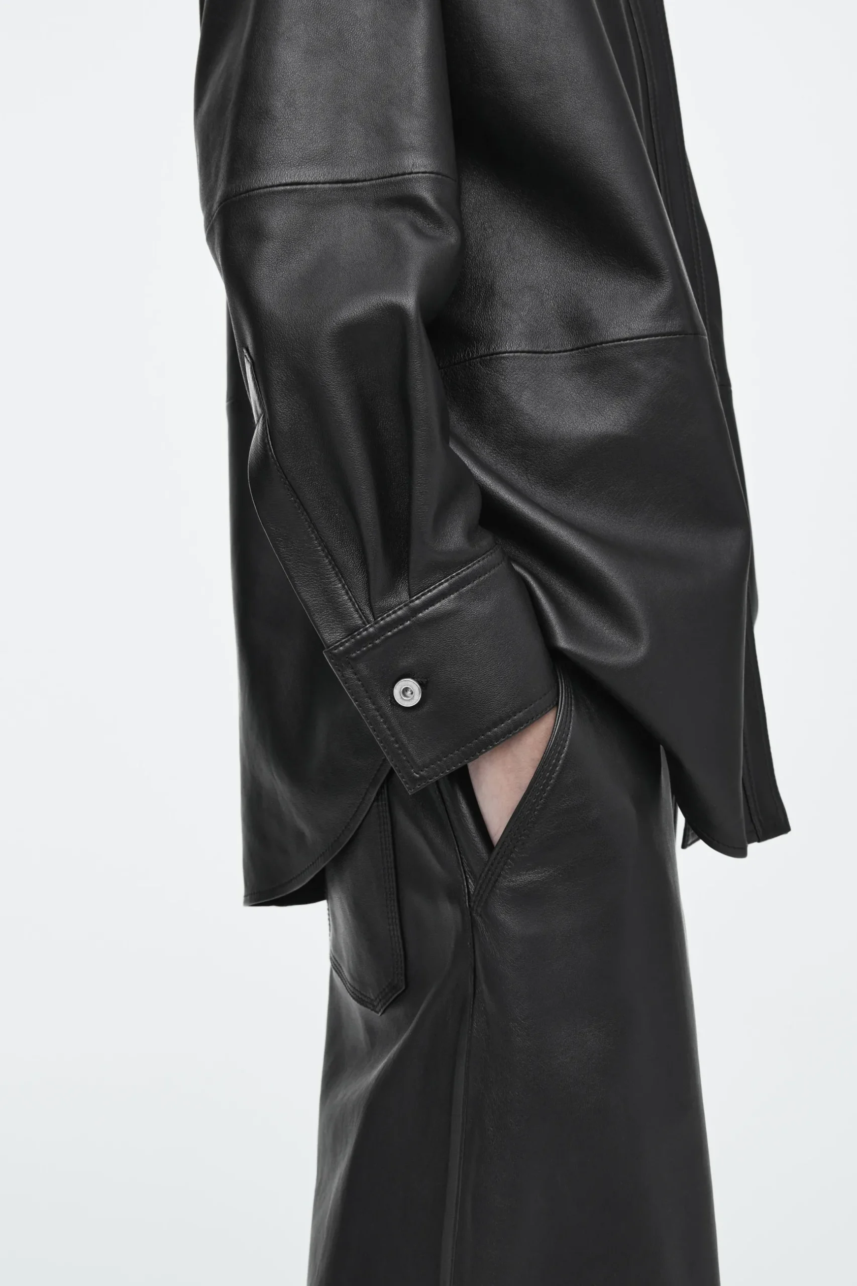 Best COS SKÓRZANA KOSZULA Z PRZESZYCIAMI – RELAXED FIT