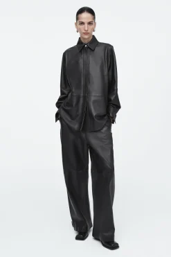 Best COS SKÓRZANA KOSZULA Z PRZESZYCIAMI – RELAXED FIT
