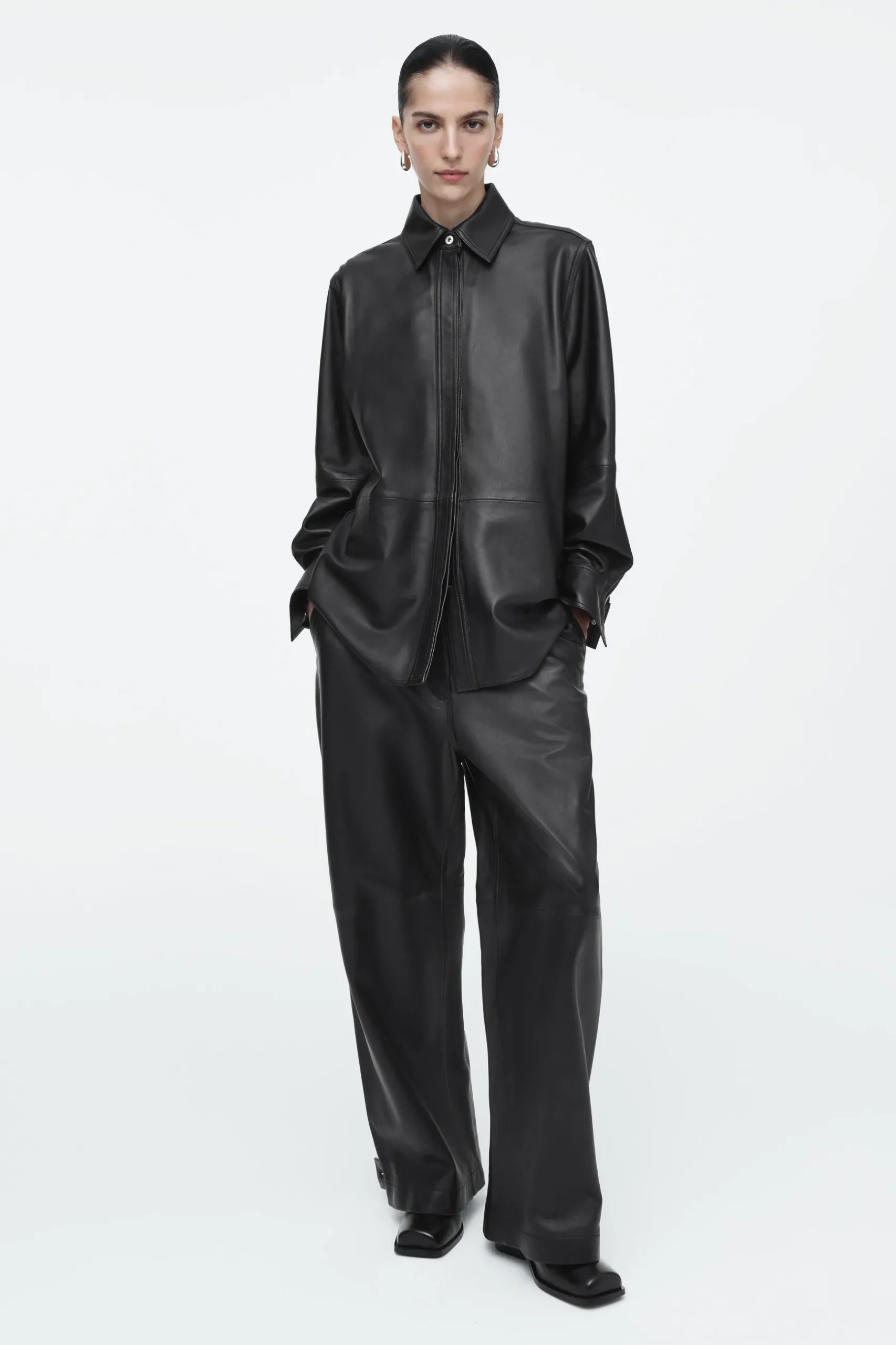 Best COS SKÓRZANA KOSZULA Z PRZESZYCIAMI – RELAXED FIT