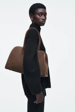 Fashion COS SKÓRZANA MAŁA TORBA STUDIO TYPU BOWLING BAG Brązowy