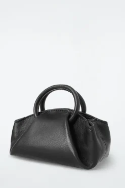 Online COS SKÓRZANA TORBA CROSSBODY FOLD W WERSJI NANO Czarny