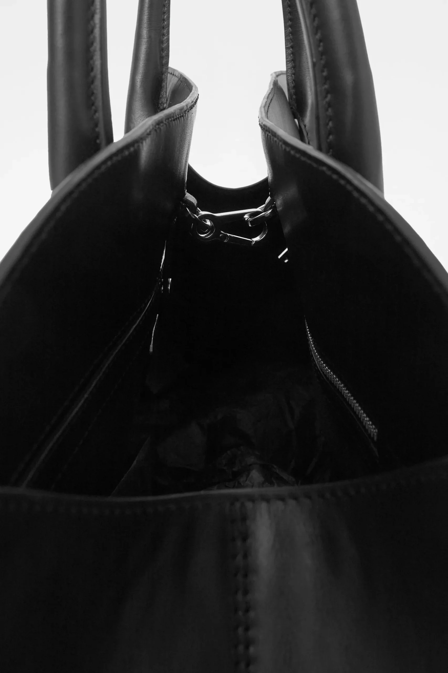 Hot COS SKÓRZANA TORBA STUDIO TYPU BOWLING BAG Czarnaskóra