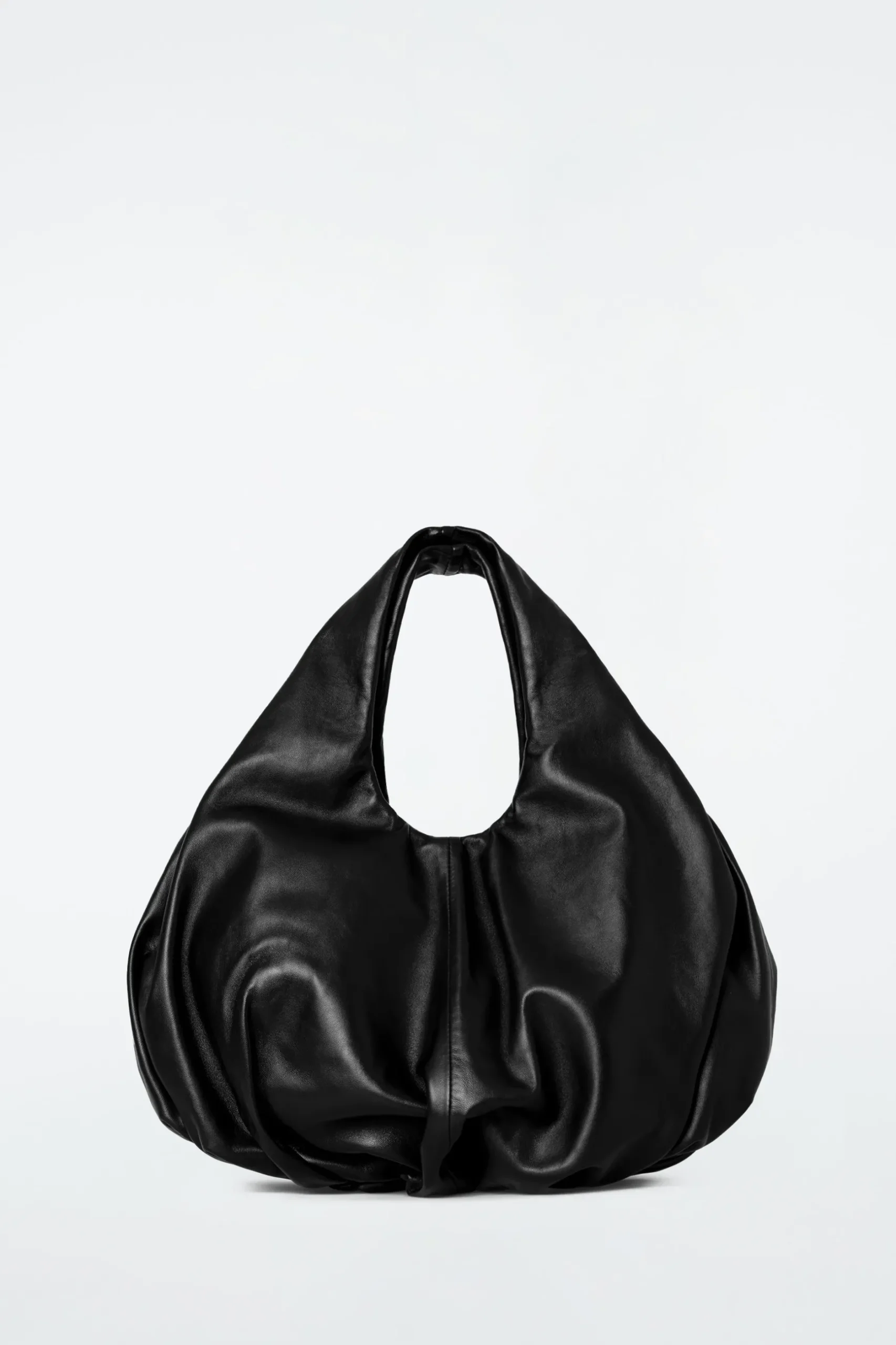 Hot COS SKÓRZANA TOREBKA „CLOUD” TYPU TOTE Czarny