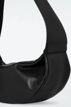Hot COS SKÓRZANA TOREBKA „SWING” TYPU TOTE Czarny