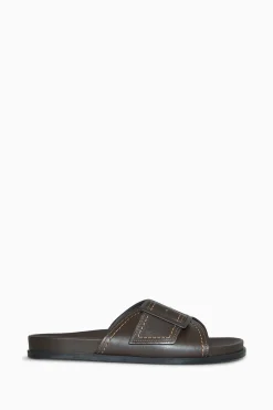 Discount COS SKÓRZANE KLAPKI Z KONTRASTOWYMI PRZESZYCIAMI Brown