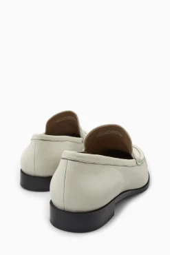 Outlet COS SKÓRZANE MOKASYNY