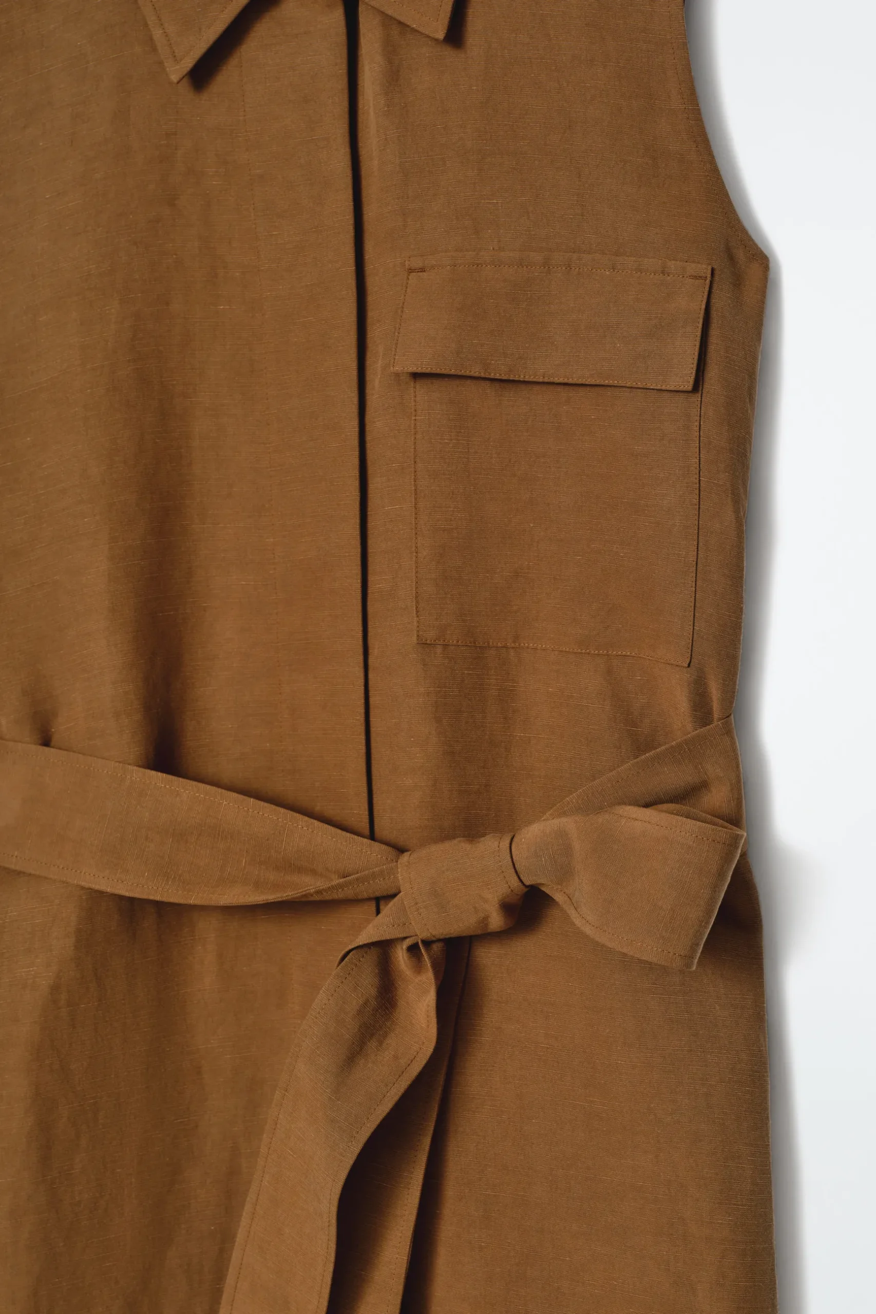 Online COS SLEEVELESS UTILITY MIDI SHIRT DRESS