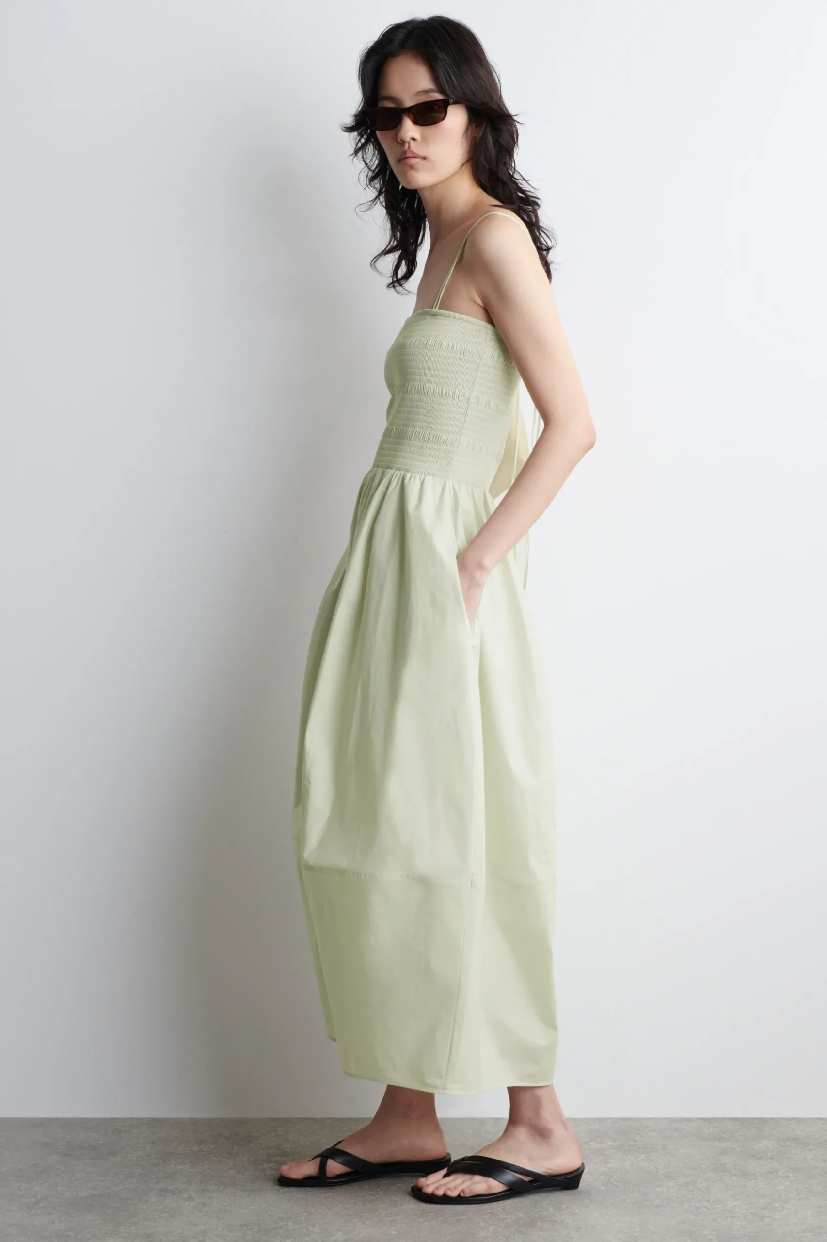 Discount COS SMOCKED MIDI DRESS