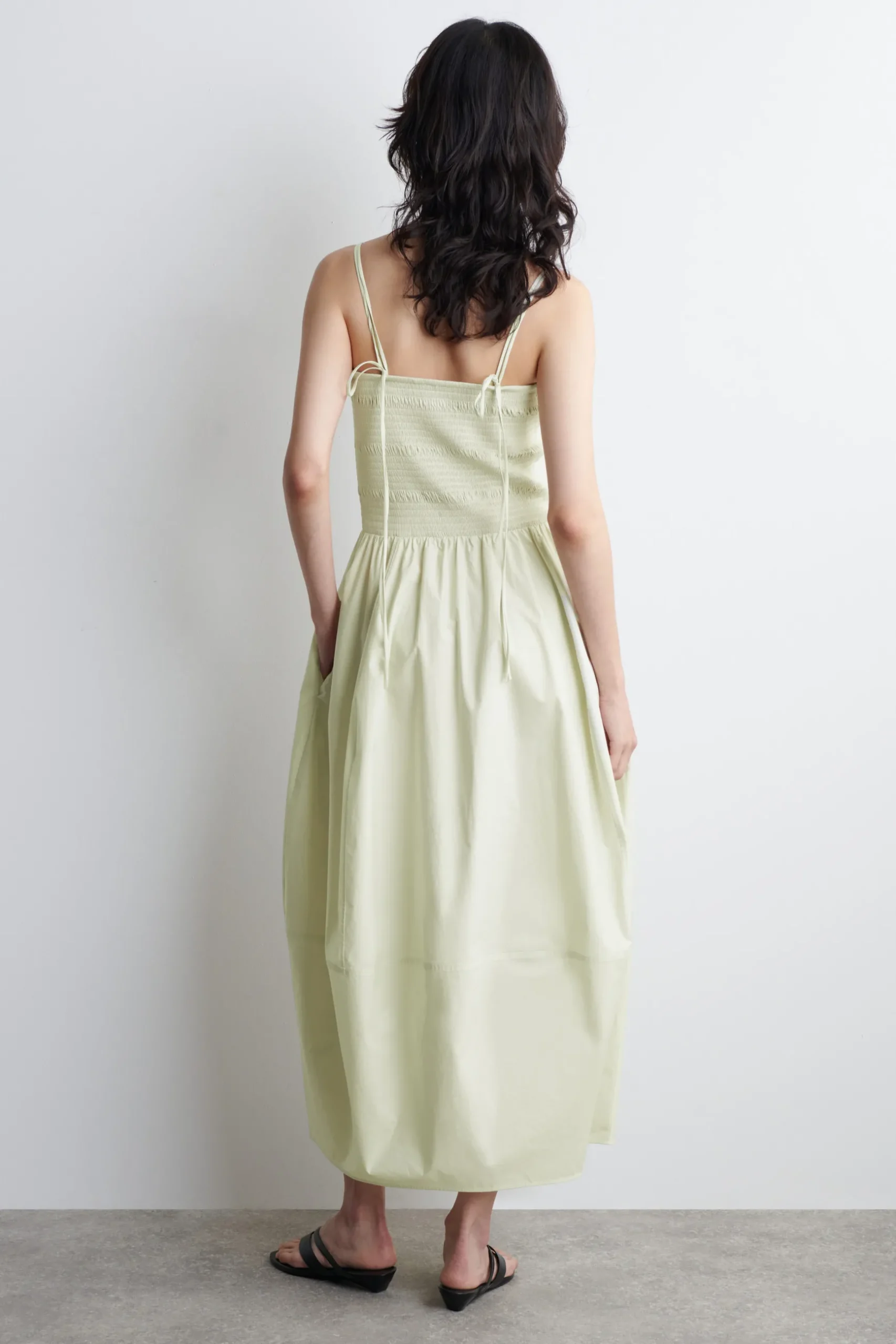 Discount COS SMOCKED MIDI DRESS
