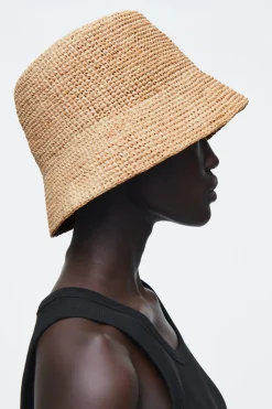 Outlet COS SŁOMKOWY KAPELUSZ TYPU BUCKET Beżowy