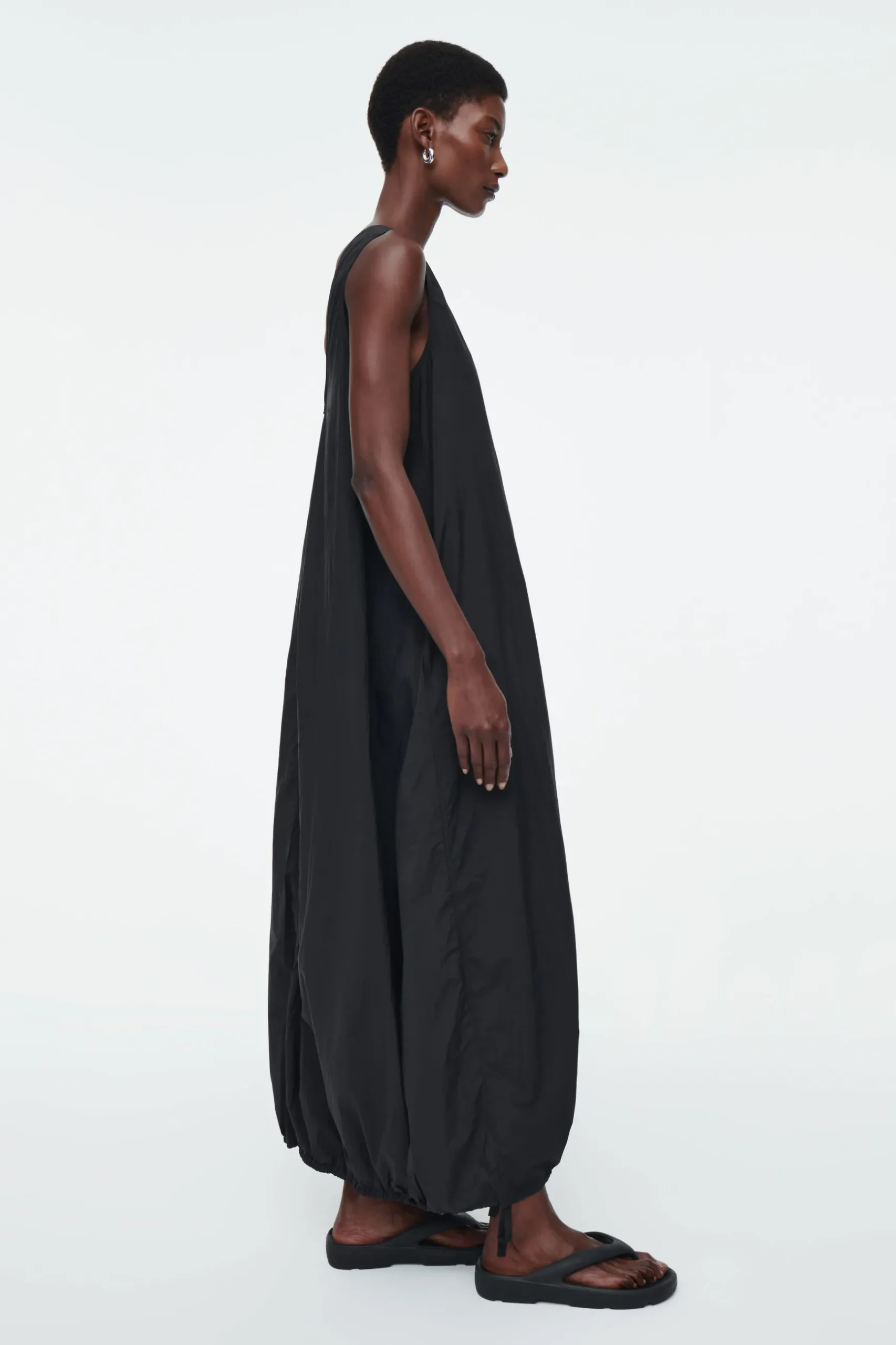 Outlet COS SPADOCHRONOWA SUKIENKA MAXI OVERSIZE