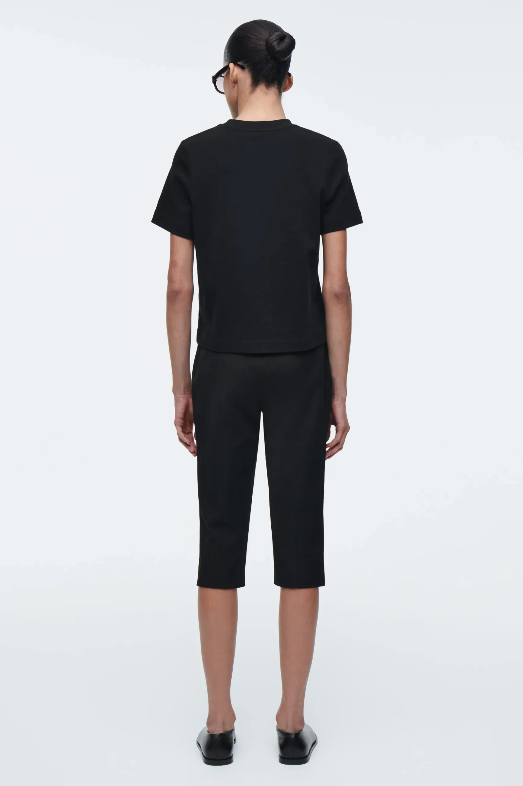 Sale COS SPODNIE CAPRI Z BAWEŁNĄ