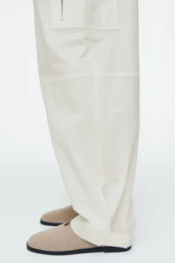 Clearance COS SPODNIE CARGO TYPU BARREL W STYLU UTILITY
