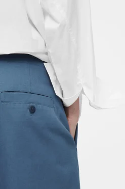 Online COS SPODNIE CHINOS Z NOGAWKAMI BARREL Z KANTAMI