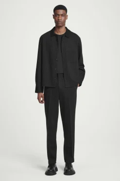 Clearance COS SPODNIE W PRĄŻKI Z ELASTYCZNĄ TALIĄ – RELAXED FIT