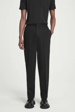 Clearance COS SPODNIE W PRĄŻKI Z ELASTYCZNĄ TALIĄ – RELAXED FIT