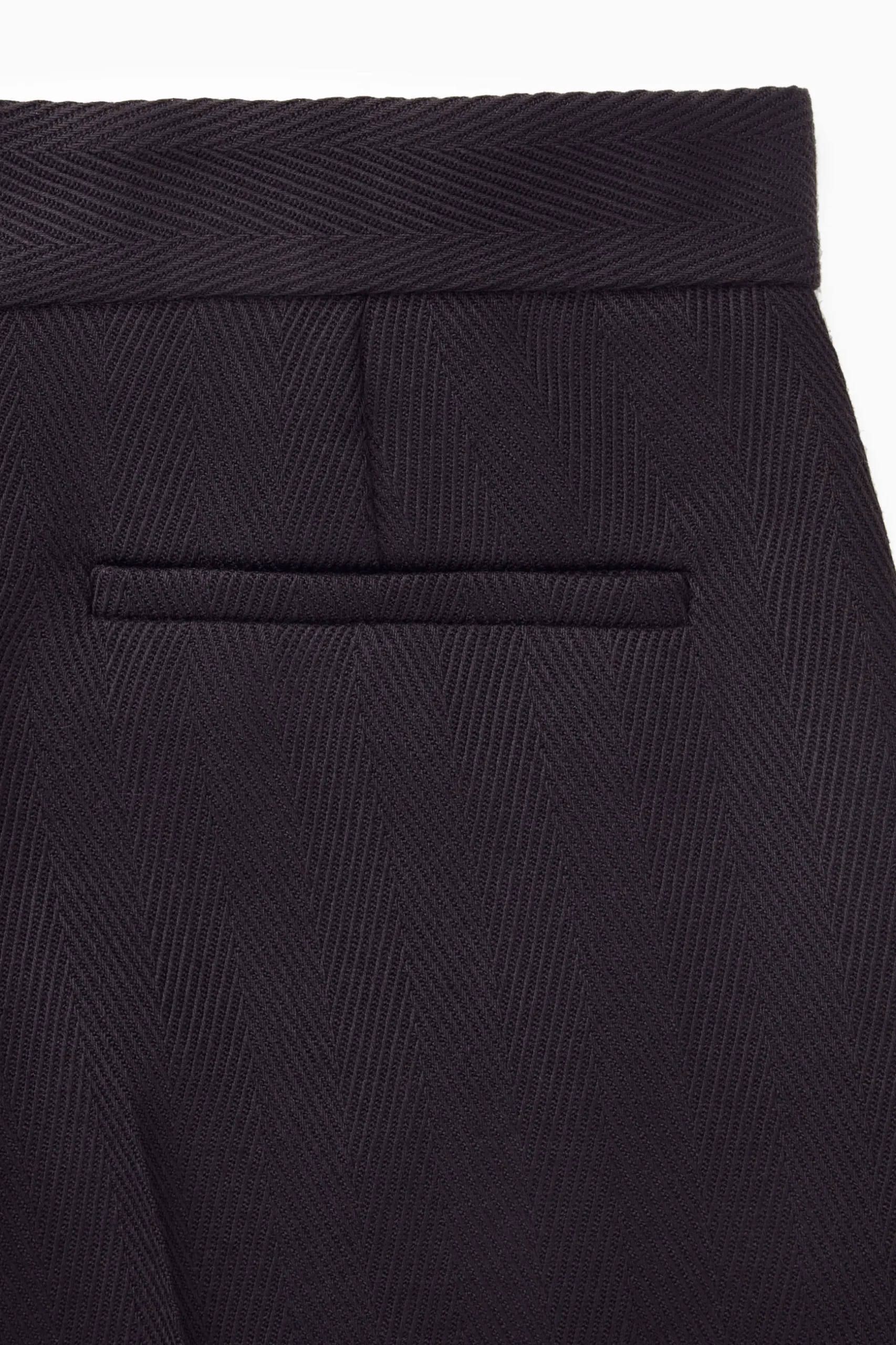 New COS SPODNIE Z ROZSZERZANYMI NOGAWKAMI – REGULAR FIT