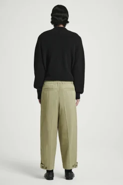 Fashion COS SPODNIE ZE SKRÓCONYMI NOGAWKAMI TYPU BARREL Khaki
