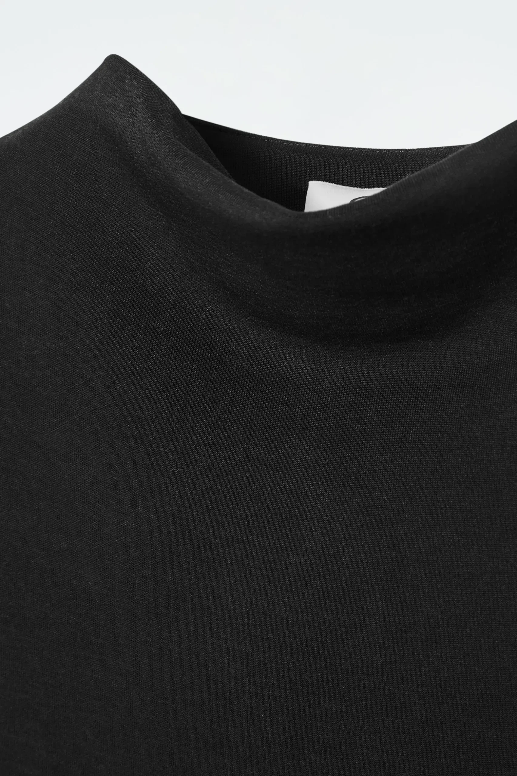 Fashion COS SUKIENKA MAXI Z DŁUGIM RĘKAWEM I LUŹNYM DEKOLTEM