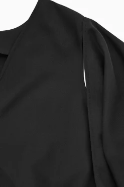 Fashion COS SUKIENKA MIDI Z ASYMETRYCZNYMI RĘKAWAMI