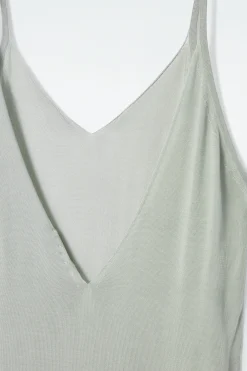 Outlet COS SUKIENKA TYPU SLIP DRESS Z PRZEŚWITUJĄCEJ DZIANINY