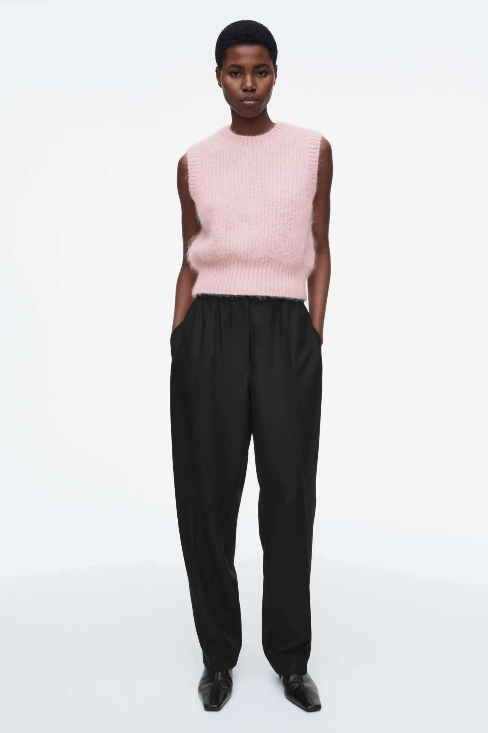 Outlet COS SWETER BEZ RĘKAWÓW Z MOHEREM
