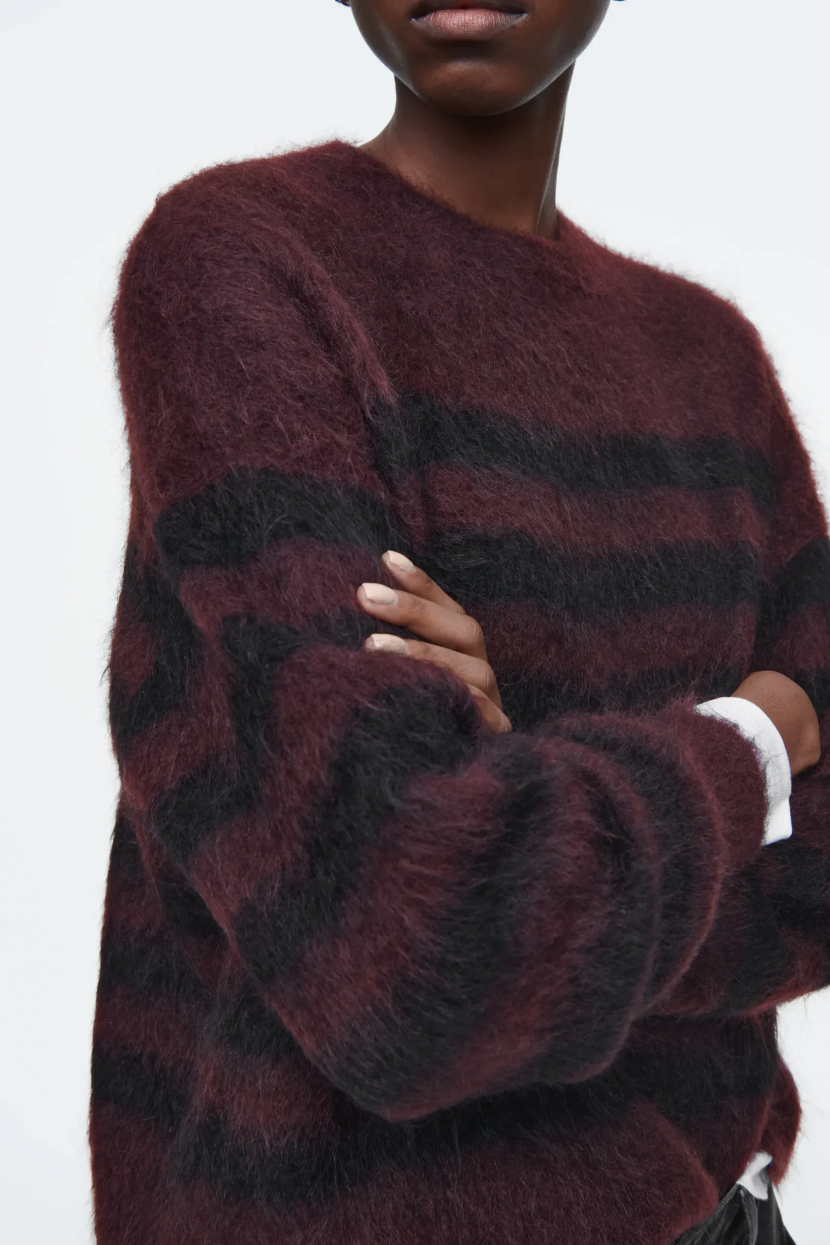 Sale COS SWETER W PASKI ZE SZCZOTKOWANEJ DZIANINY Z MOHEREM