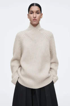 Sale COS SWETER Z CZYSTEGO KASZMIRU Z KOPERTOWYM GOLFEM