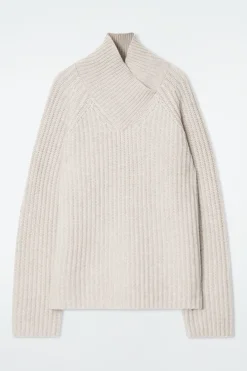 Sale COS SWETER Z CZYSTEGO KASZMIRU Z KOPERTOWYM GOLFEM