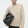 Clearance COS SWETER Z DZIANINY Z MOHEREM O WARKOCZOWYM SPLOCIE