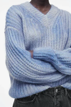 Best COS SWETER Z DZIANINY Z MOHEREM Z DEKOLTEM W SEREK